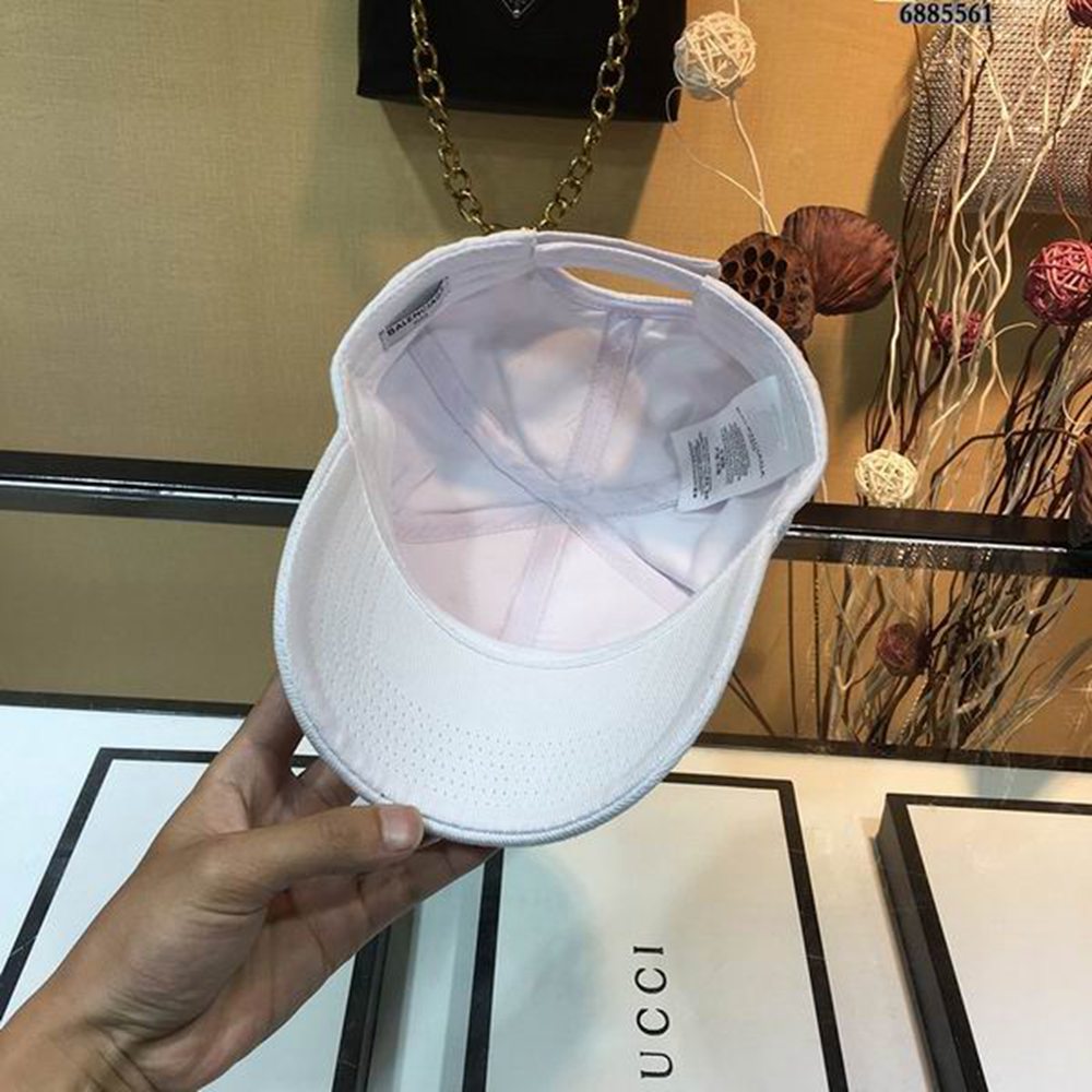 Ba*len*cia*ga hat